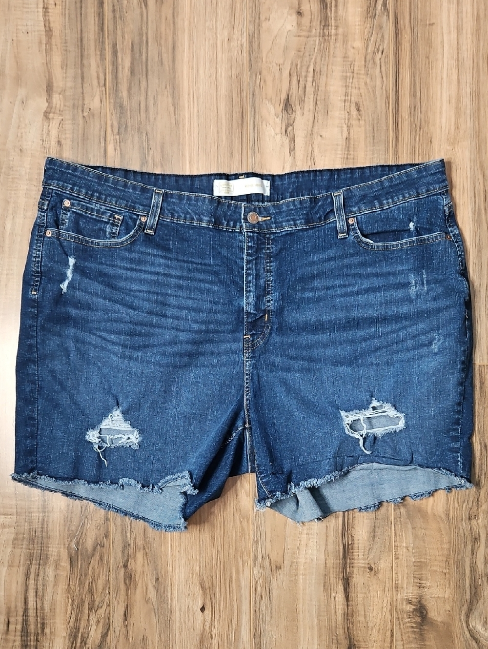 Signature Levis Mid Rise Distressed Dark Blue Denim Women’s Shorts 24 W37